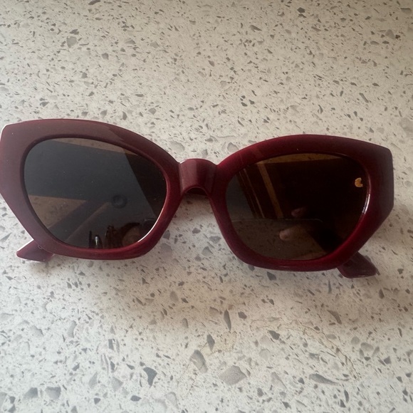 Zara Red Oversized Cat-Eye Sunglasses new no tags - Picture 1 of 2